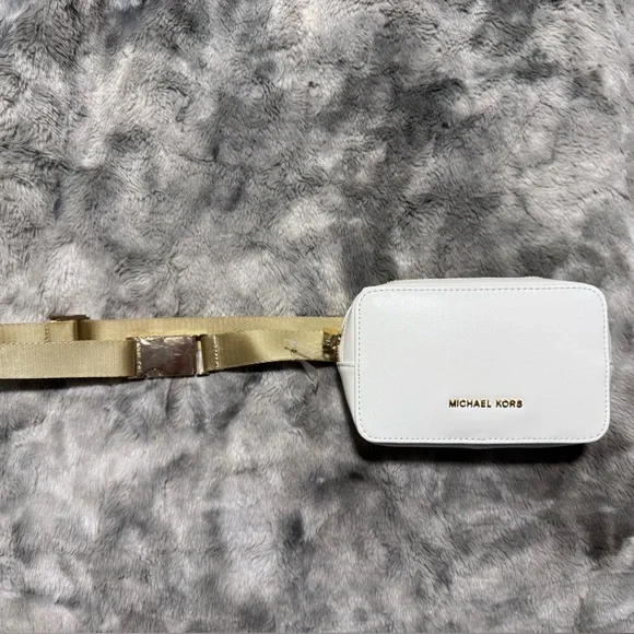 NWT Michael Kors White Leather Belt Bag with Gold Accents - Picture 3 of 8